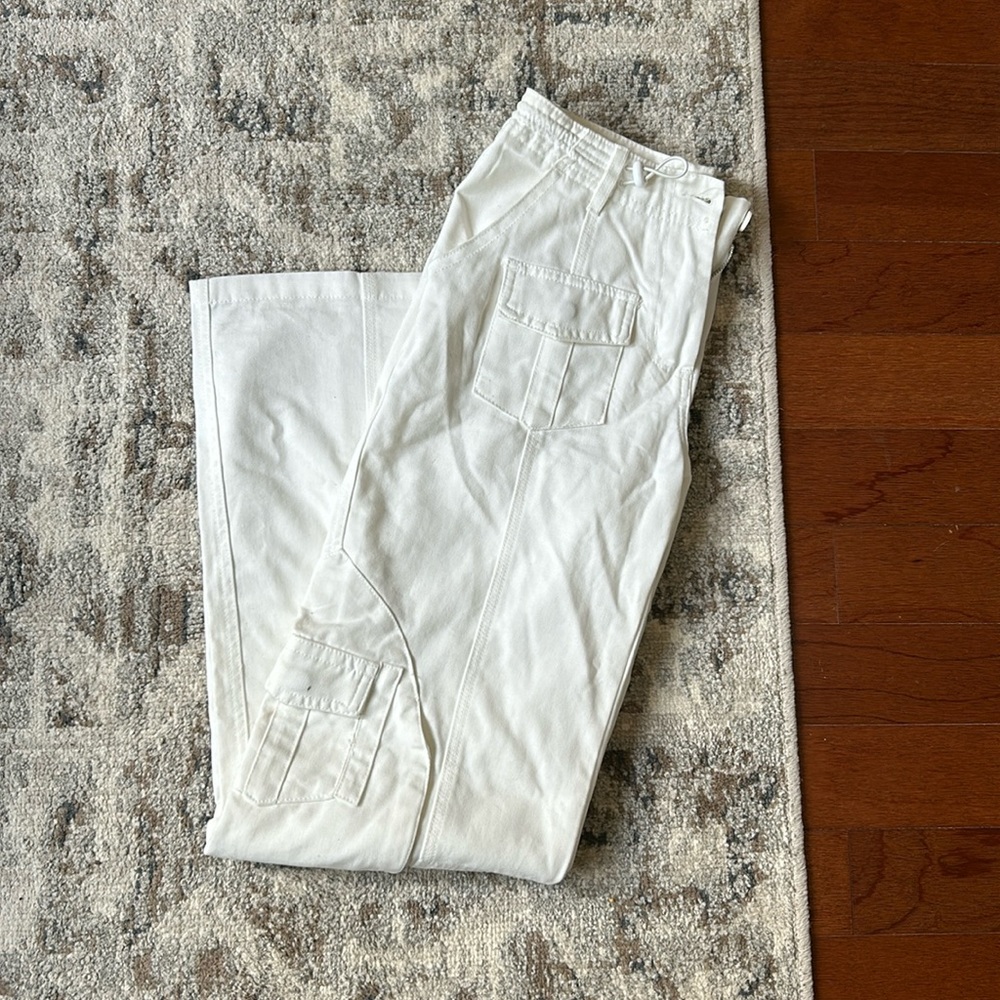 Brandy Melville cargo pants - could fit XS- M adjustable pant waist